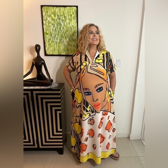 Long Abstract Print Maxi Dress with short sleeves and V neck.  Fits Med and Lg - Picture 3 of 4